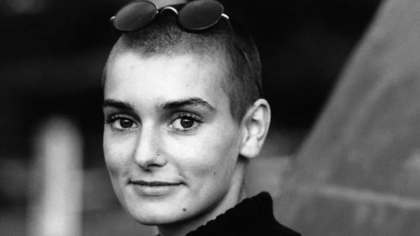efsane-sarkici-sinead-oconnor-hayatini-kaybetti-1690399883393.jpeg Efsane şarkıcı hayatını kaybetti! Sinead O'Connor kimdir, kaç yaşındaydı? Sinead O'Connor neden öldü, hastalığı neydi?-3