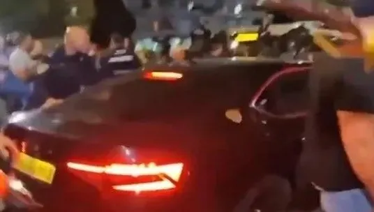 Siyonist Bakan Ben Gvir'e esir takası politikasını protesto eden İsrailliler saldırdı!-4