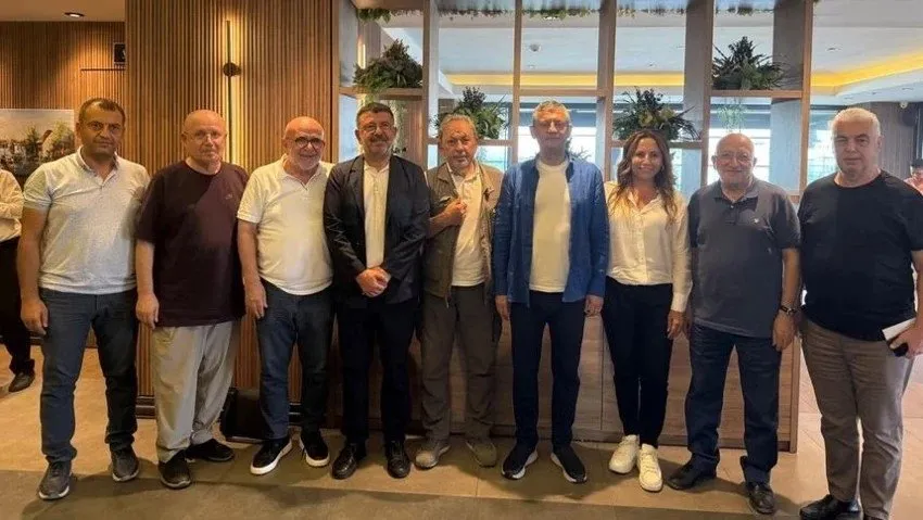 CHP’de kavga bitmez! Kılıçdaroğlu’ndan sonra Özgür Özel de İmamoğlu’nu Silivri betonuna gömdü... Seçim ofisini kendi için mi açtı?