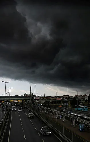 HAVA DURUMU | Yaz yine gelmedi! Meteorolojiden yağış alarmı! Bu bölgelere dikkat | 8-12 Mayıs 2022