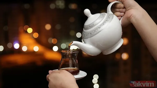 "Ayran, Soda, Meşrubat Ya Da Bitki Çayı İçmek, Su İçmenin Yerini Tutmaz. Aksine, Bazıları Şeker Ve Tuz İçeriğiyle Vücutta Daha Fazla Ödem Yaratabilir. Özellikle...