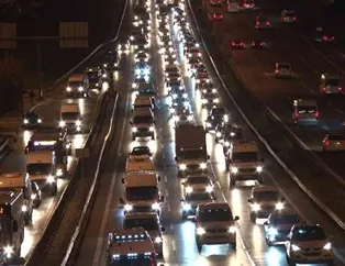 Haftanın ilk iş gününde trafik durma noktasına geldi!