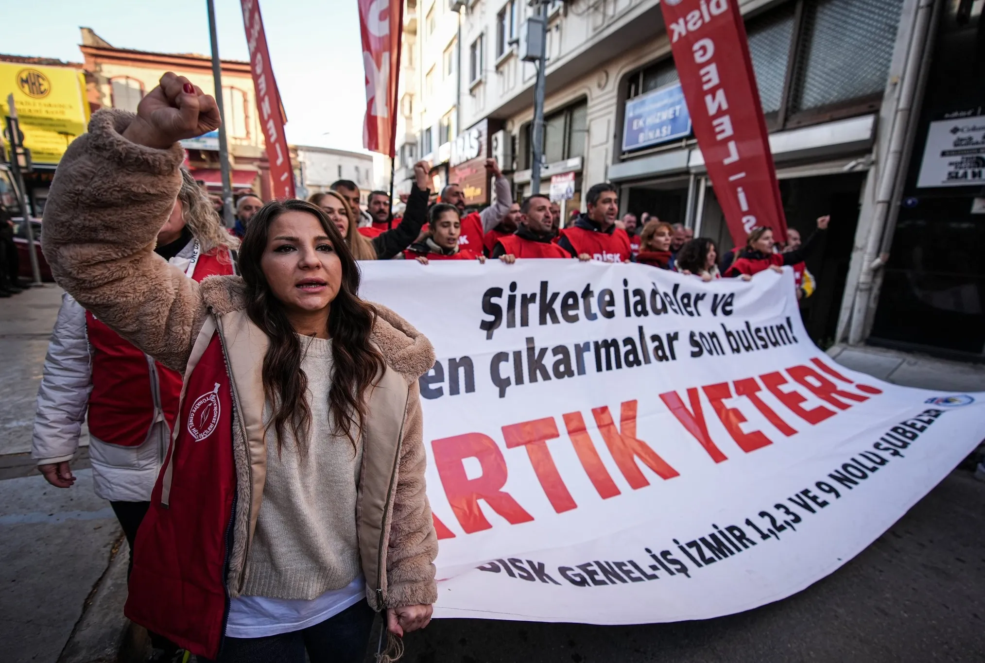 İzmir’de kriz büyüyor çözüm yok!
