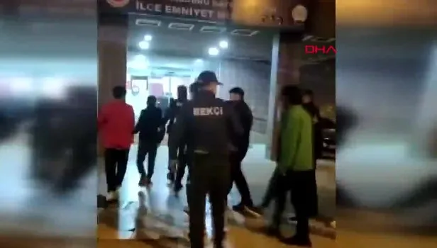 İstanbul Zeytinburnu'nda kaçak göçmenlere operasyon: 54 kişi sınır dışı edilecek