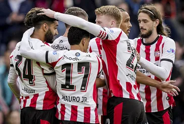 Hollanda’da şampiyon PSV Eindhoven!