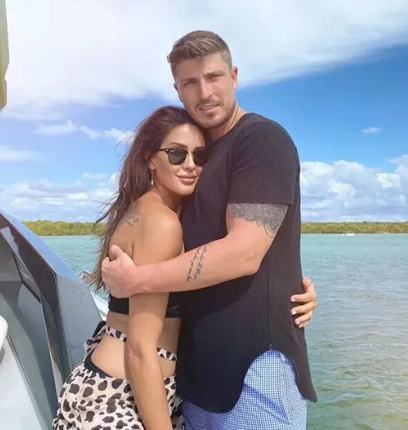 Survivor Hikmet'e altından kalkamayacağı sözler 'iğrençsin palyaço midem bulandı' Sahra Işık laf söylemedi bombaladı Acun Ilıcalı...-7