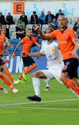 Başakşehir Ankaragücü engelini geçti! 2-1