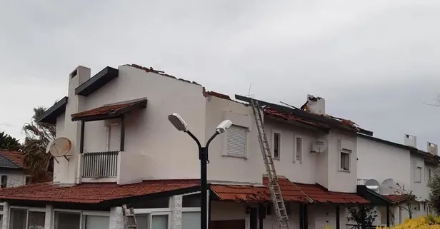 Son dakika: İzmir Çeşme'de hortum paniği: Evlerin çatılarında hasar oluştu