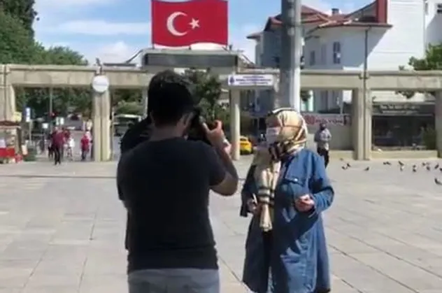 İmamoğlu'nun ekibine saniyeler içinde nakavt! İBB TV muhabiri sufle verse de kurtaramadı