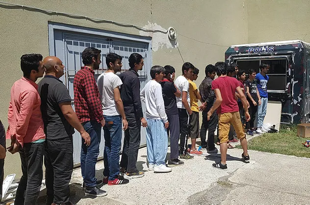Çanakkale'de 32 düzensiz göçmen yakalandı