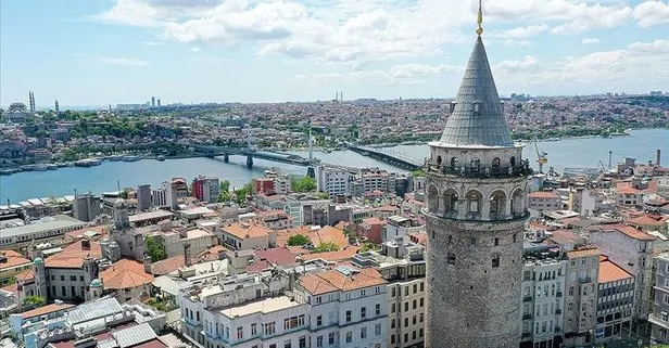 Bakan Ersoy: Galata Kulesi’nin bakımına kuşların göçme vaktine kadar ara veriyoruz