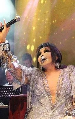 Bülent Ersoy hastaneye kaldırıldı