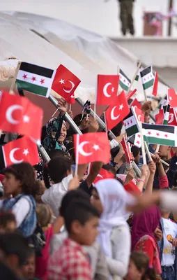 Fırat Kalkanı bölgesinde okullar açıldı