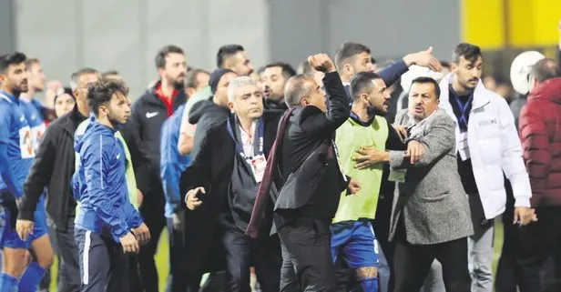 Tuzlaspor-Galatasaray maçında yaşanan olaylar futbola gölge düşürdü