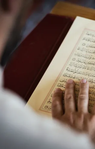 Kalem Suresi 51 52. ne için okunur? Kalem suresi 4 ayet anlamı! Kalem Suresi okunuşu