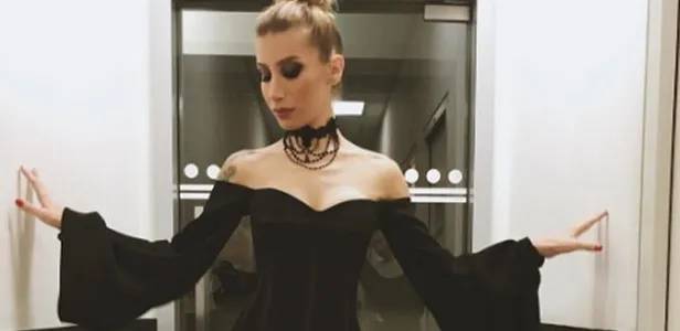 İrem Derici yoğun bakımda-1