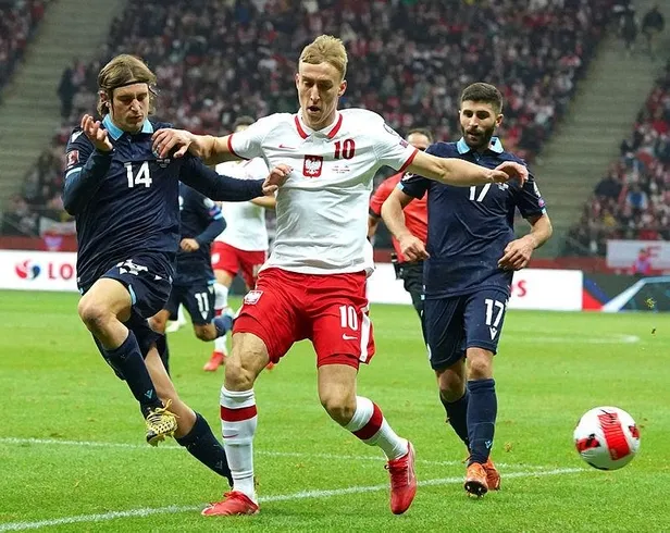 galatasaray-abd-ekibi-new-englandta-forma-giyen-adam-buksa-icin-temas-sagladi-1636580206428.jpeg Galatasaray, ABD ekibi New England’ta forma giyen Adam Buksa için temas sağladı-4