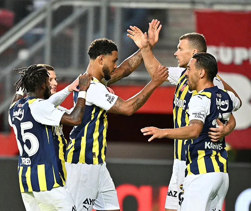 Fenerbahçe'den beklenmedik transfer! Kanarya'dan ters köşe - 1
