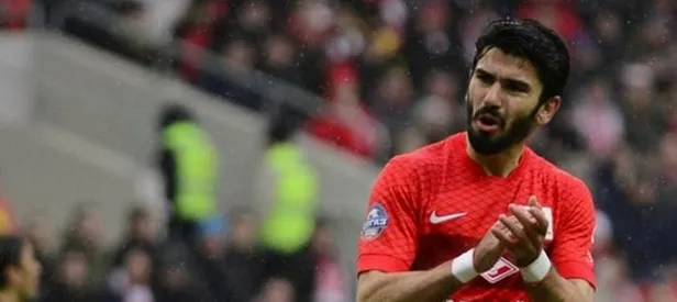 Babası istedi imzayı attı