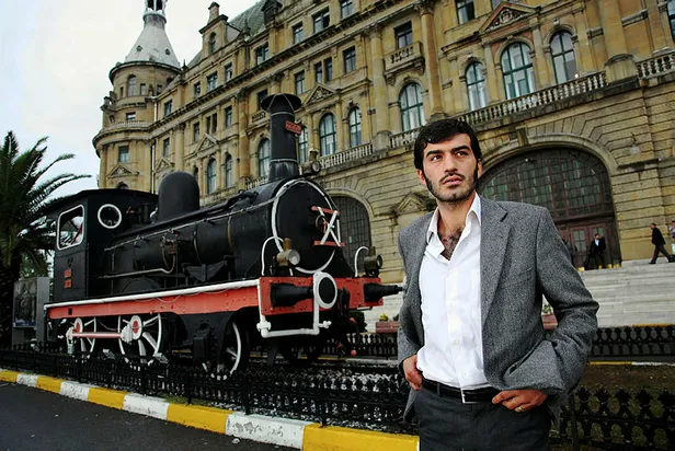 Sevilen oyuncu Ufuk Bayraktar cezaevine girdi-3