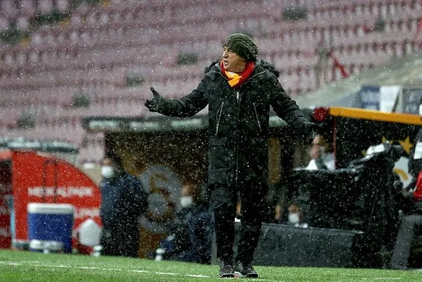 Galatasaray'da şampiyonluk ateşi! Fatih Terim yatağı yorganı Florya'ya taşıdı - 1