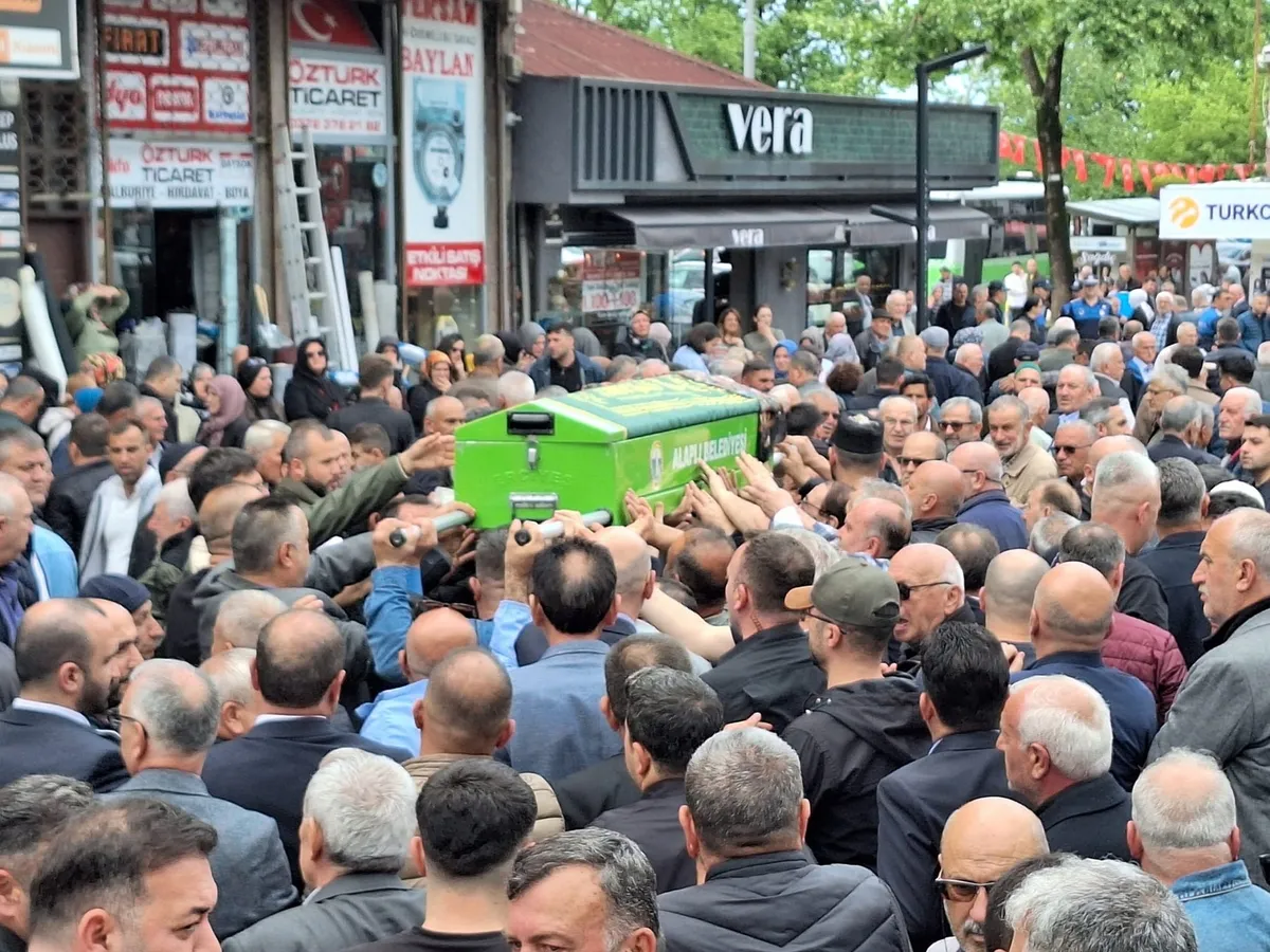 AK Parti eski MKYK üyesi Emine Çift son yolculuğuna uğurlandı: Başkan Erdoğan'dan taziye telefonu-3