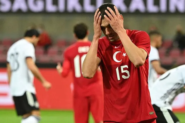 Merih Demiral ve Kaan Ayhan koronavirüse yakalandı!