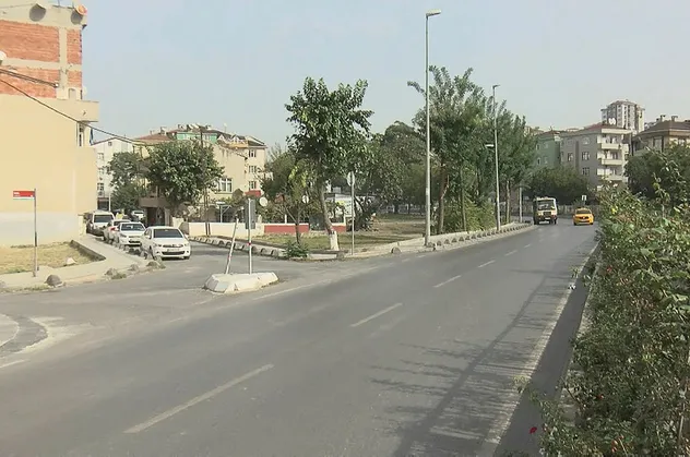 Bu yola dikkat! Mahalleli isyan etti: Bir an önce önlem alınsın