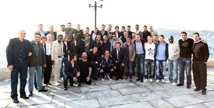 Cem Yılmaz Fenerbahçeli futbolcularla buluştu