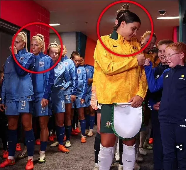 FIFA Kadınlar Dünya Kupası Avustralya İngiltere maçında sapkınlık üçgeni! - 7