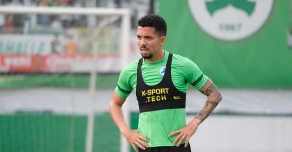 ozel-haber-i-trabzonsporun-giresunspora-kiraladigi-flavioya-talip-cikti-1642839476138.jpg Özel Haber I Trabzonspor'un Giresunspor'a kiraladığı Flavio'ya talip çıktı-2