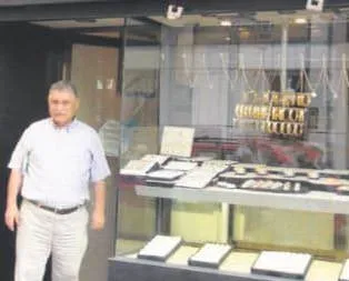 Sopayı gördü tüfeği attı