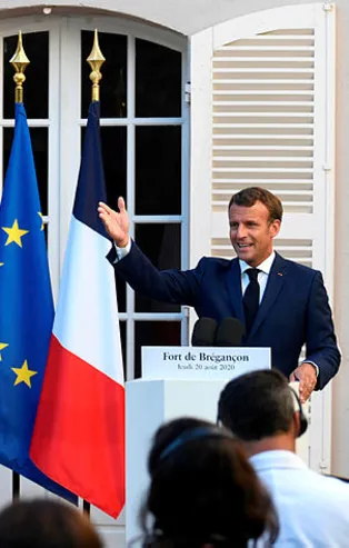 Macron ve Merkel'den "Doğu Akdeniz" görüşmesi! Yine haddini aştı