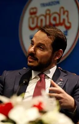 Bakan Albayrak gençlerle bir araya geldi
