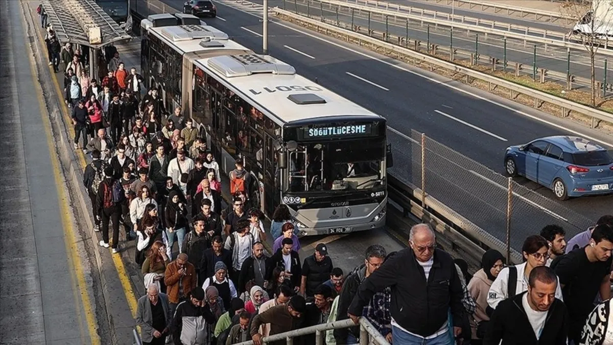 İBB'den ulaşıma yine zam! İşte yeni fiyat tarifesi: Ne zaman geçerli olacak?