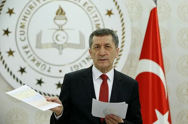 Milli Eğitim Bakanı Ziya Selçuk, çocuklara 23 Nisan hediyesi olarak kitap yazdı! Eğitim Bilişim Ağı (EBA) dijital kütüphanesinden ulaşılabilecek