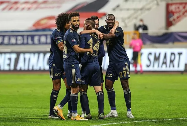 kasimpasaya-2-gol-atarak-galibiyeti-getiren-fenerbahceli-mame-thiam-elhamdulillah-1609787407642.jpeg Kasımpaşa'ya 2 gol atarak galibiyeti getiren Fenerbahçeli Mame Thiam: Elhamdülillah-2