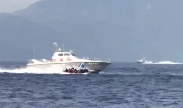 avrupa-birligi-gucu-frontex-yunanistanin-siginmacilara-yonelik-ihlallerine-ortak-oldu-1595884674170.jpeg Avrupa Birliği gücü FRONTEX Yunanistan'ın sığınmacılara yönelik ihlallerine ortak oldu-4