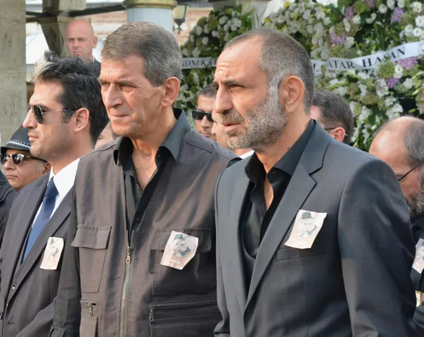 gurkan-uygun-edhoya-katiliyor-iddiasi-cakir-memati-ikilisi-icin-ters-kose-yapildi-hevesler-kursakta-kaldi-1626519185924.jpg Gürkan Uygun EDHO'ya katılıyor iddiası! Çakır-Memati ikilisi için ters köşe yapıldı hevesler kursakta kaldı-4