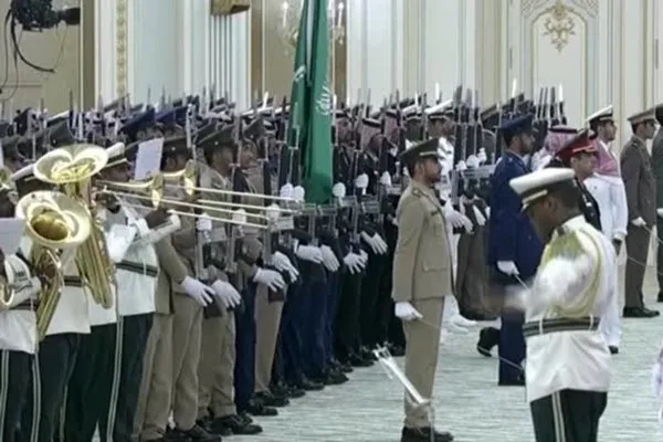 Suudi Arabistan ordusunun Rus marşı performansı Putin'i şaşkına çevirdi-1