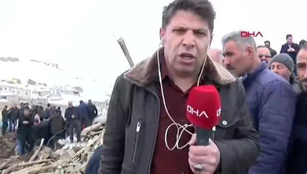 Van Başkale'de 3 çocuğun cansız bedenini çıkaran itfaiyeci o anları anlattı: 3'ü de birbirine sarılmıştı!