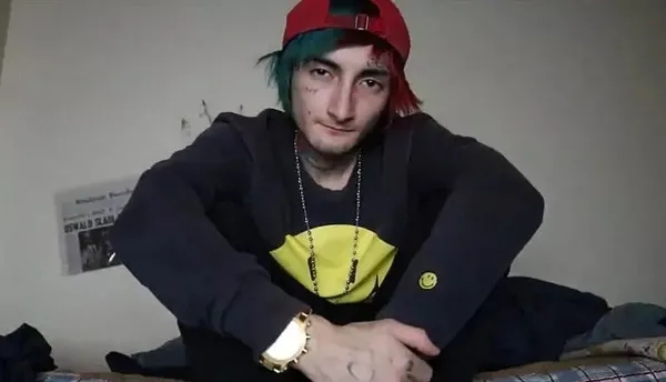 googledan-skandal-hata-silahli-saldiriya-havai-fisek-patlattilar-1657018651999.jpeg Google'dan skandal hata: Silahlı saldırıya havai fişek patlattılar-4