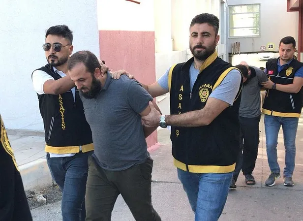 adanada-ev-gozetleme-kavgasi-babasina-haber-verince-ortalik-karisti-1664868562420.jpeg Adana'da 'ev gözetleme' kavgası! Babasına haber verince ortalık karıştı-1