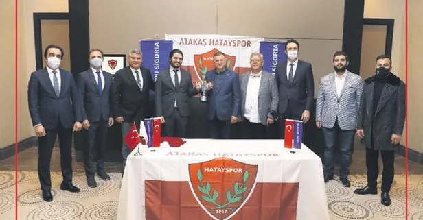 Koru’dan spora destek: Hatayspor oyuncu ve teknik kadrosu tarafından imzalanmış forma ile temsili kupa verildi