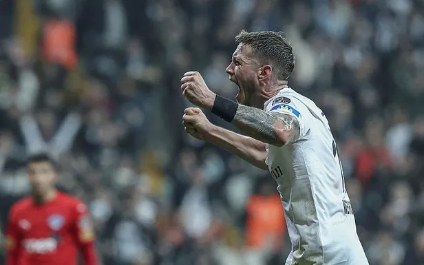 Beşiktaş'ta Wout Weghorst, Kasımpaşa ağlarını sarstı taraftara giderek el salladı-4