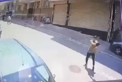 Tacize uğradım diyen kadını korumak isterken öldürüldü