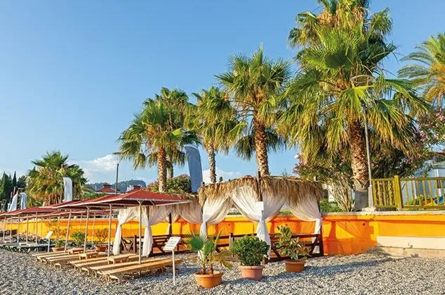 Bodrum ve Çeşme'de tatil ateş pahası! Deniz içinde locanın bedeli 3 bin TL