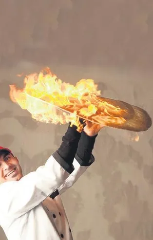 Pizzacı Hakkı Akdeniz ABD'deki öğrencilere mekanında bedava servise başladı...