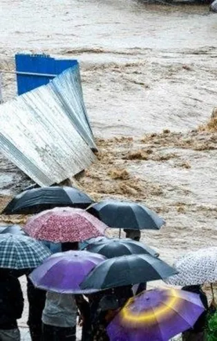 Nepal’de sel ve toprak kaymaları sonucu 30 kişi öldü