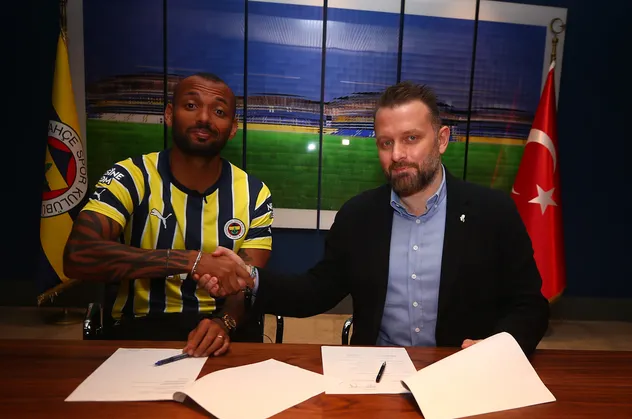 Fenerbahçe Joao Pedro'yu duyurdu
